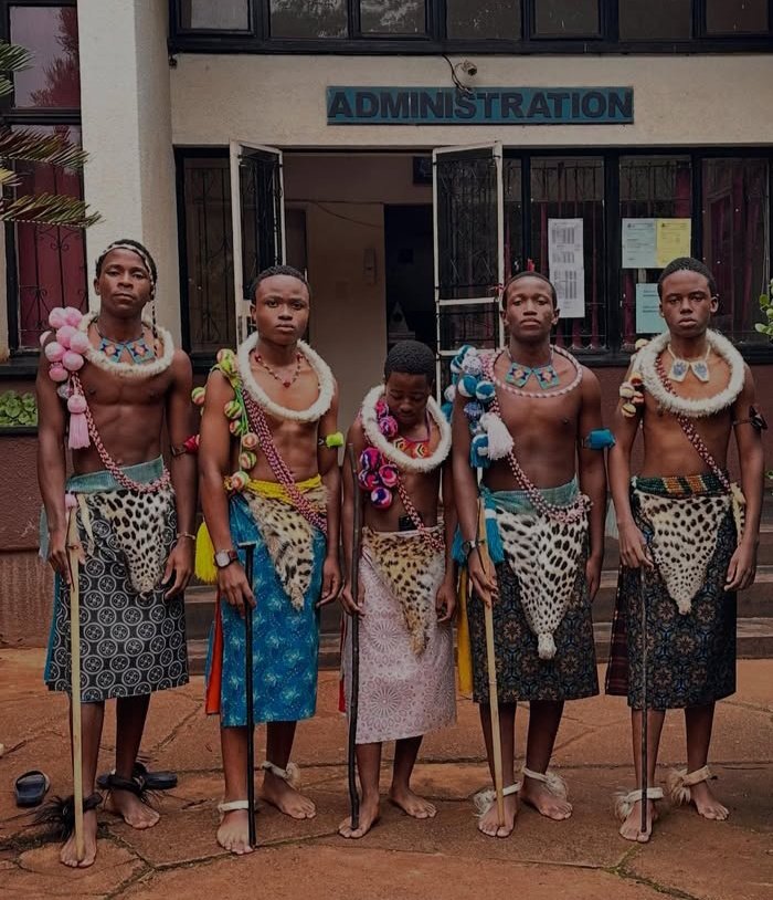 umhlangaswz's tweet photo. These guys went HARD!!! ๐คฉ๐๐พ๐ฏ
#siyafundza #heritage #history #swazi #umliba #likusasa #eswatini https://t.co/WI8Q4I32KB