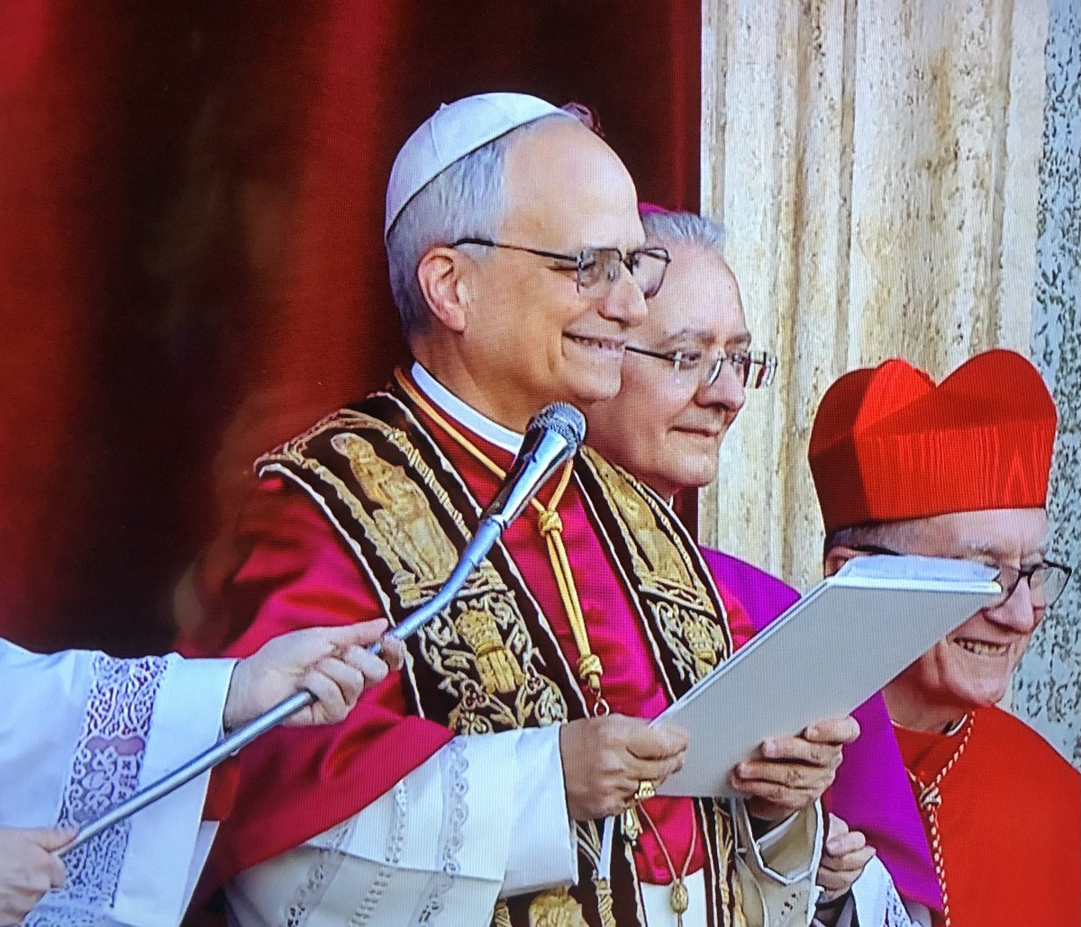 “La pace sia con tutti voi”
Le prime parole di #LeoneXIV