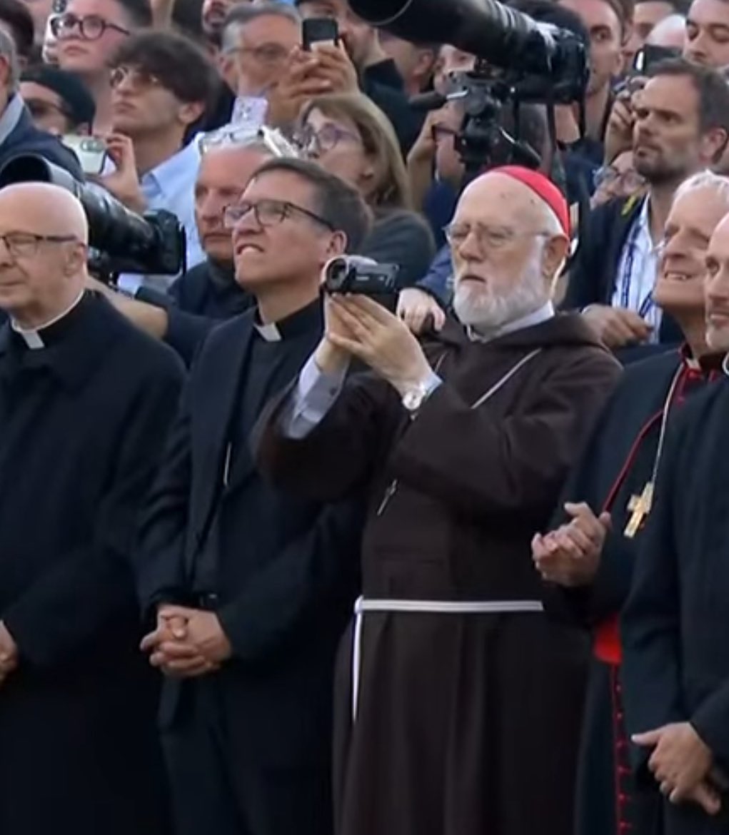 oleemequivocao's tweet image. quiero ver su vlog de la semana del Cónclave