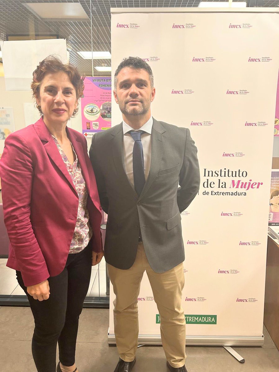 La Directora del IMEX, Beatriz Arjona, y el Jefe de la Unidad de Coordinación contra la Violencia sobre la Mujer de la Delegación del Gobierno, Antonio Caracol, han acordado hoy favorecer pautas de #coordinación y #cooperación entre ambas instituciones, además de trabajar