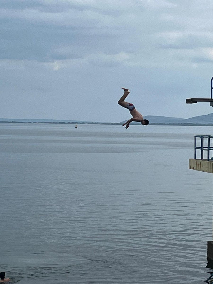Welcome to our Breton players visiting from Brittany &amp; joined us for training☀️🏐 Great fun in Blackrock today! 

Our friends from Brittany GAA will be in Prairie tomorrow evening, Friday May 9th for a match at 7pm. 
All support is greatly appreciated.

#skgaaabú
#breizh