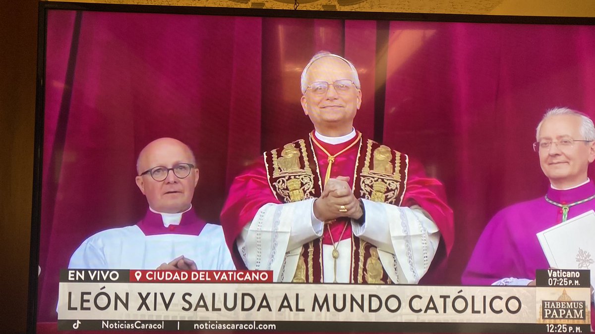 Tenemos Papa, en tiempos con IA, tensiones por el poder mundial que tienden a la guerra el hambre y degradación del medio ambiente por la codicia mundial.    Esperemos que la geopolítica mundial traiga lo contrario, que tanto necesitamos por la sobrevida de la especie humana.