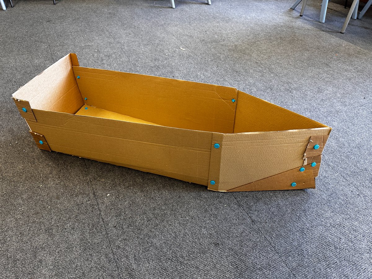 SingleStepsBlog's tweet image. Day 2 with P4-7 @AvonbridgePS at @DrumbowiePS. Children progressed from yesterday's origami instructions to designing and building the basic shapes of their own prototype boats. Creativity and collaboration continued despite the rising classroom temperature! 🥵