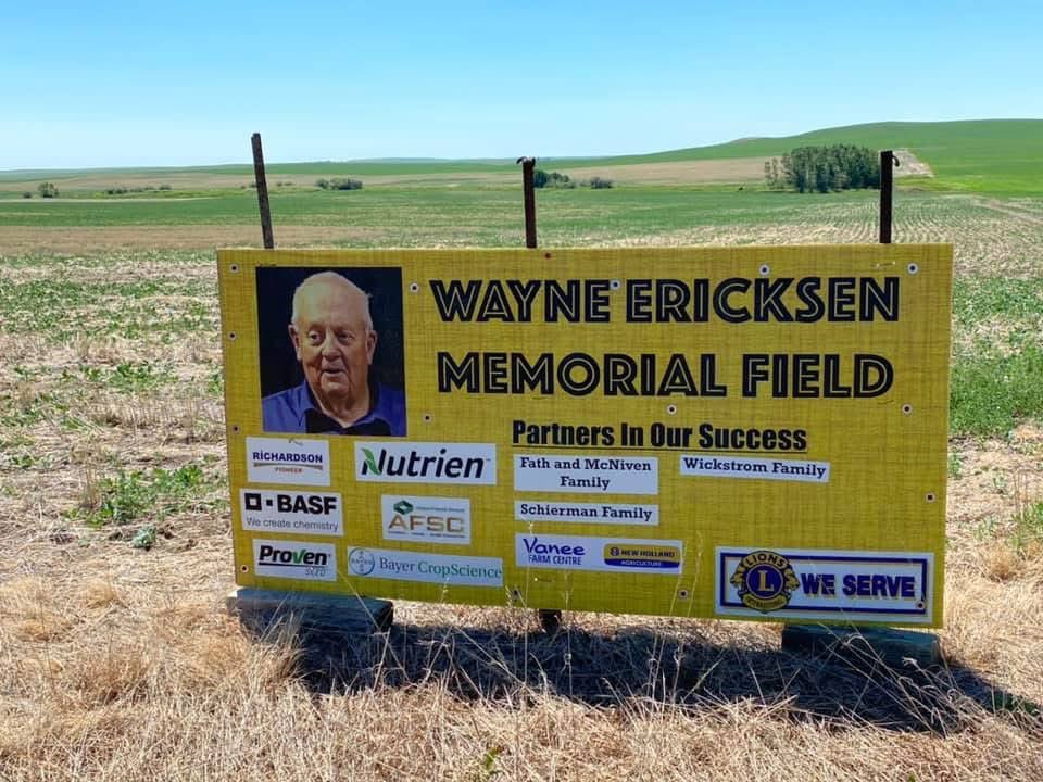 threeviewfarms's tweet image. Gotta give a shoutout to @Stampseeds for donating seed to our Lions Charity Field! The field has put $40,000 back into our community every year and that wouldn’t be possible without the local farmers taking care of it and great companies like Stamps! 
@blairbalog 
@stampgreg