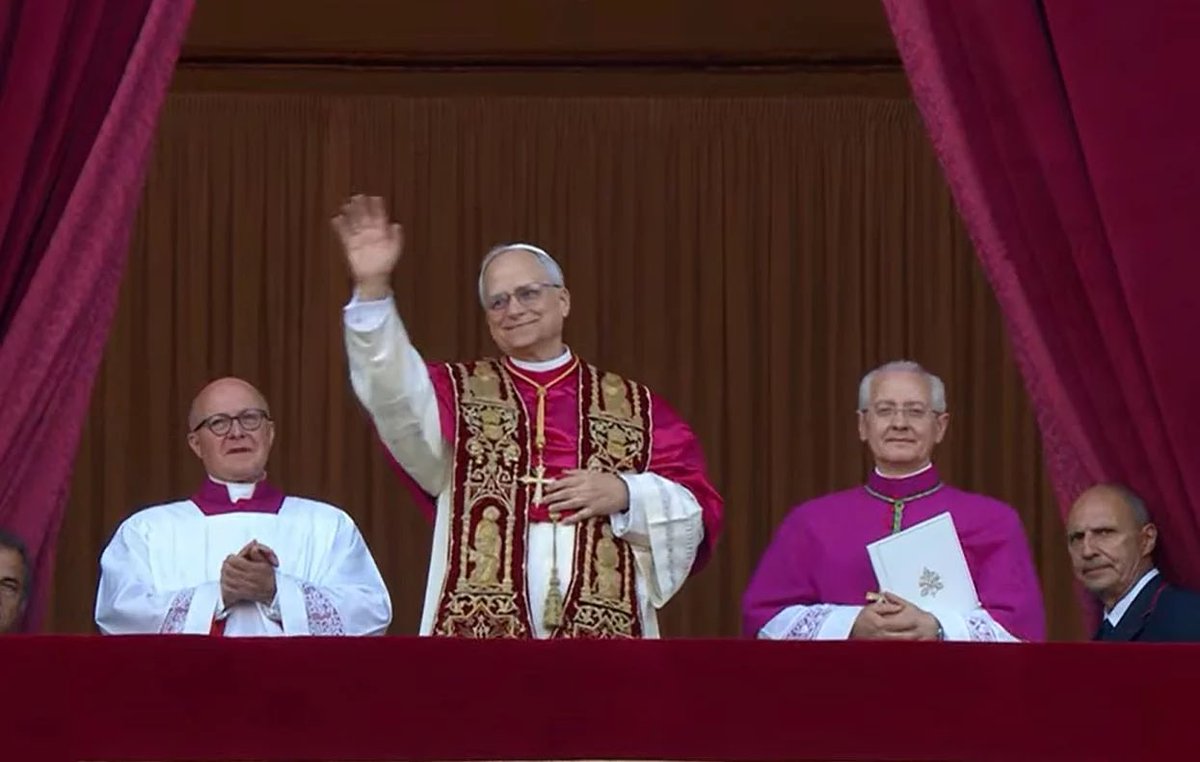 ✝️ COMUNICADO ✝️

'Habemus Papam'

Desde la Junta de Cofradías de Semana Santa de Cuenca hemos recibido con gran emoción y alegría la fumata blanca en El Vaticano, con la que conocíamos que los católicos tenemos nuevo Jefe de la Iglesia.