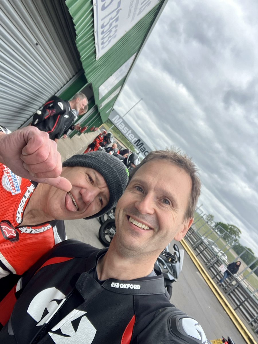 Grand day at Mallory Park with the BMW Motorrad Performance Academy. One-to-one tuition from star riders, relaxed atmosphere, loads of space on track, pie for lunch. This fella - Niall, I think he said his name was - seemed fairly brisk.
