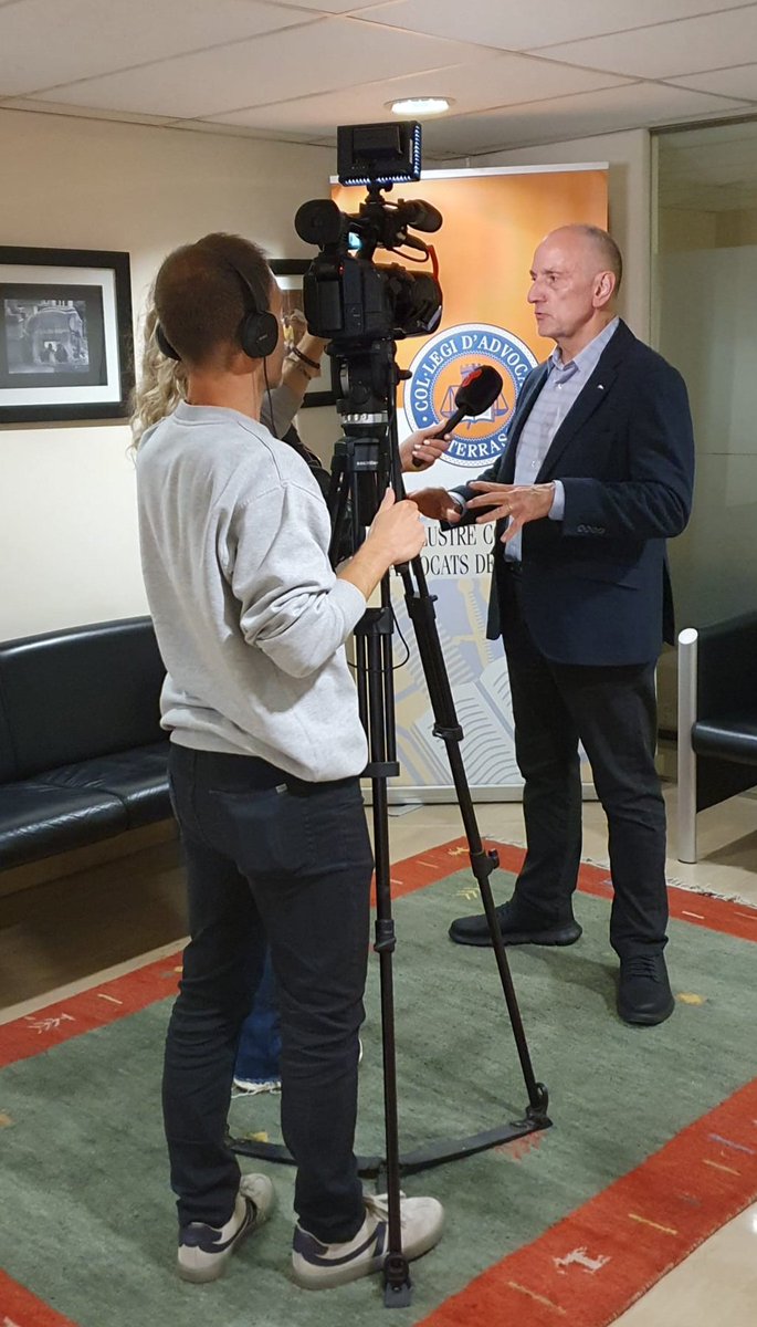 Inaugurat el XIIIè Cicle de Cinema i Drets Humans <a href="/ICATERadvocats/">Advocats Terrassa</a> organitzat per la nostra  #ComissióDDHH  i patrocinat per <a href="/altermutua/">Alter Mutua de los Abogados y Abogadas</a> amb la projecció del film 'Calladita' i debat posterior amb el seu director, Miguel Faus, l'advocada Mylene Marcet i la Francesca, treb.familiar