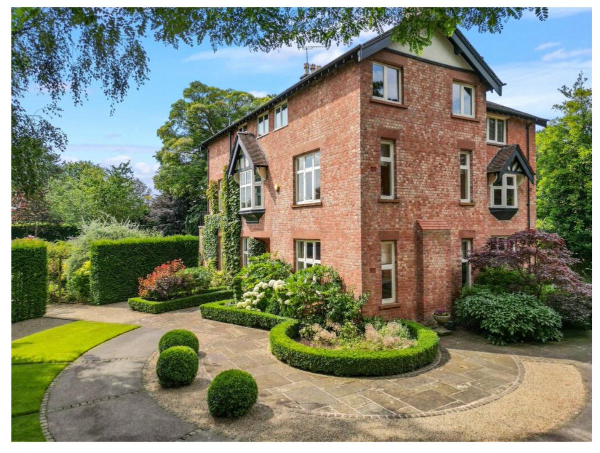 CarterGrovesEA's tweet photo. SOLD - £2.85m Catherine Road Bowdon Altrincham 
 
We were delighted to hand the buyers the keys to their new home today.

A beautiful home in a prestigious location and one of only a small number of high value homes to have been sold in the area recently.

The market at the top end is more sluggish than it has been, but with the right agent the activity that exists can be harnessed effectively. 
 
Supported by our experienced and dynamic sales team, every aspect of the transaction was handled personally by Michael Groves. 

Having failed to sell while being marketed by a previous local agent Carter Groves were able to conclude a deal that both vendor and purchaser are delighted with. 

On completion day the vendor thanked Michael and the whole team at Carter Groves commenting “Pricey but worth it!”

From the initial valuation and marketing advice, through the process of listing then marketing, onto personally conducting the detailed negotiations Michael, not a 3rd person contract chaser, personally liaised with the buyer through the complex survey and conveyancing process to provide reassurance,  explanation and knowledge to keep the deal on track and both parties happy.
 
As always Michael Groves made himself available to the buyer and seller at all times of the day, 7 days a week, including public and private holidays to be on hand to help overcome hurdles and keep the deal on track.  

Buyers, sellers and their families are often better able to make decisions outside of office hours when they have time to discuss the transaction with their loved ones.
 
If you’d like your estate agent to be this hands-on to ensure nothing is left to chance with your home sale call or WhatsApp Michael Groves on 07802 941 411 for a confidential no obligation discussion or complete the online form via the link below - it goes only to Michael’s inbox. 

https://t.co/cgjC18wf8L