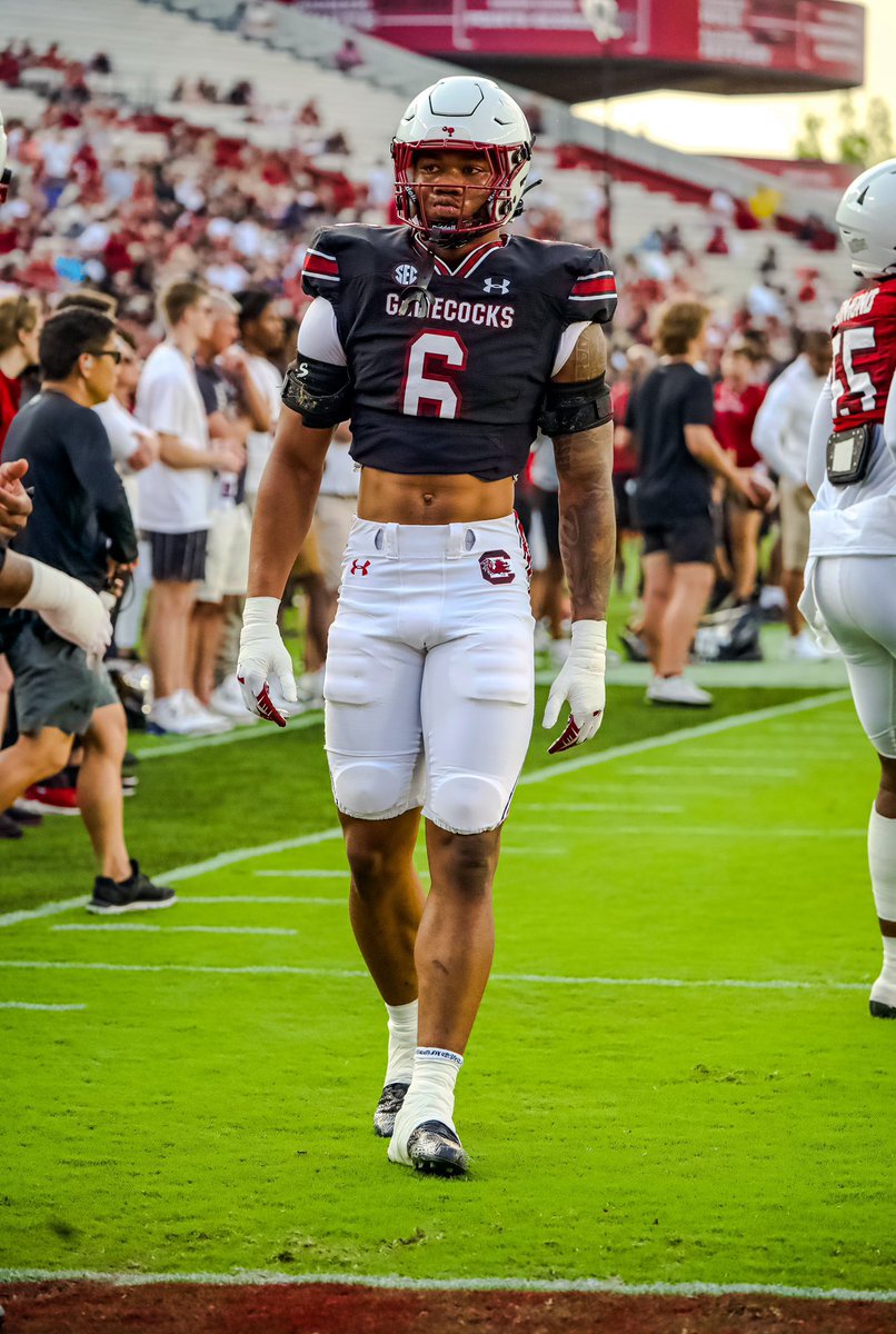 James “Jroc” Pace (@luljroc_) on Twitter photo Blessed to receive a offer to the University of South Carolina❤️🖤
#AGTG <a href="/CoachSterlLuc/">Sterling Lucas</a> Blessed to receive a offer to the University of South Carolina❤️🖤
#AGTG <a href="/CoachSterlLuc/">Sterling Lucas</a>