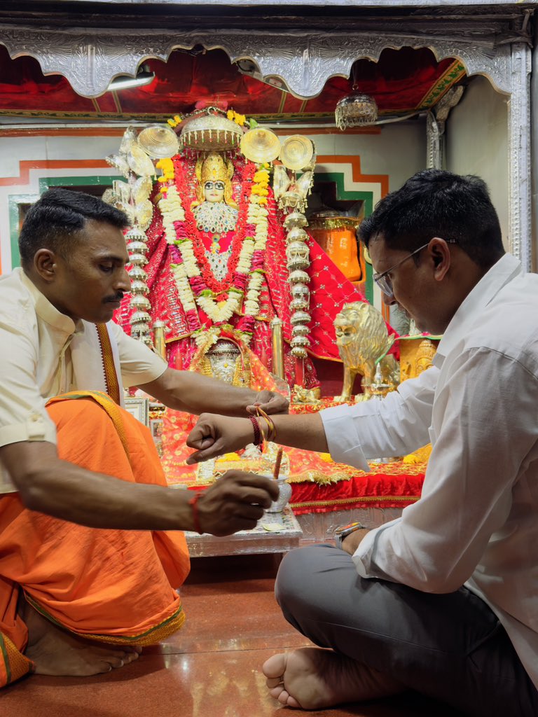 जय हो भगवती तनोट राय 
भारतीय सेना क्या शौर्य और पराक्रम का प्रदर्शन किया है। जैसलमेर