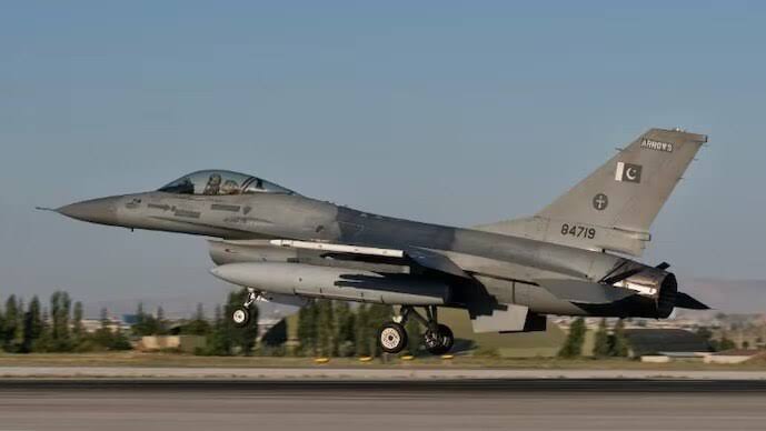 PrajjPearl_123's tweet photo. 2 Pakistani Air Force #PAF 2 #Pilot's  Captured Alive By #IndianForces

#IndiaPakistanWar 
#OperationSindoor 
#OperationSindoor2
#JusticeIsServedJaiHind
#PehalgamTerroristAttack
#DroneAttack
#AttackOnPakistan 
#IndianArmy #IndianAirForce #IndianNevy
#S400 #AirDifferenceSystem https://t.co/9cr7t6yn2w