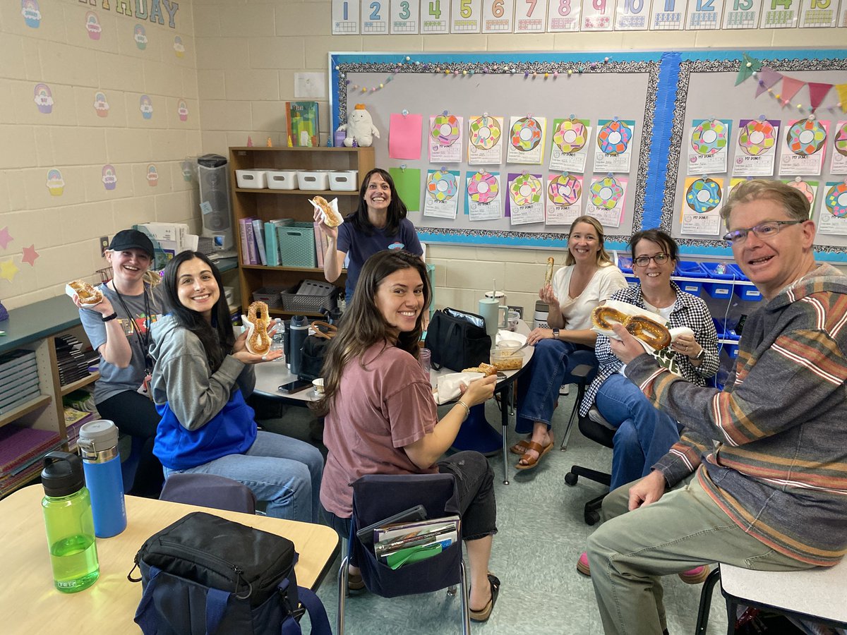 Jennifer Lowe (@jlowenj) on Twitter photo Celebrating our staff! We could KNOT do this without you and your dedication! <a href="/StaffordTwpEd/">Stafford Schools</a> <a href="/OAPrincipal/">Susan DAlessandro</a> Celebrating our staff! We could KNOT do this without you and your dedication! <a href="/StaffordTwpEd/">Stafford Schools</a> <a href="/OAPrincipal/">Susan DAlessandro</a>