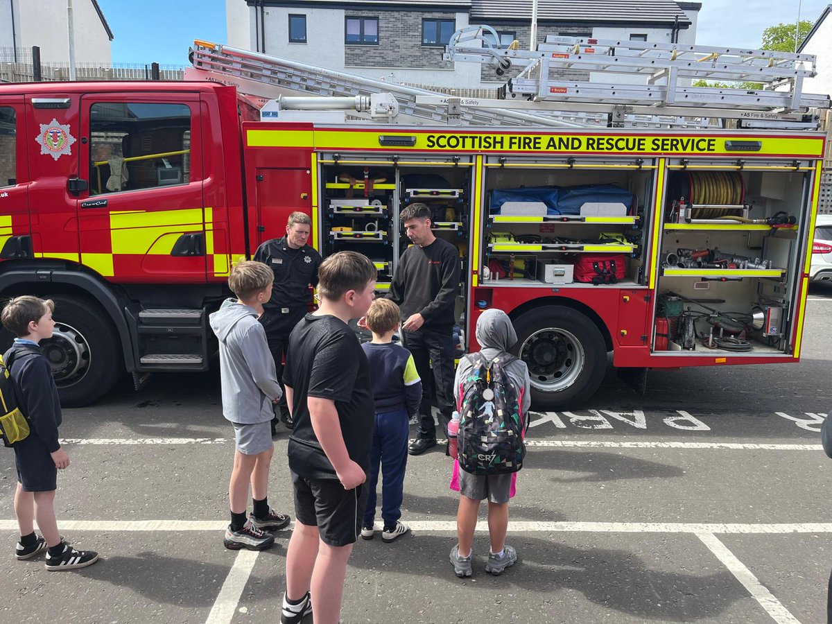 Easterhouse Sport Centre (@easterhouse_sc) on Twitter photo π₯ Fire Safety Awarenes π
Today, our virtual schools participated in an engaging Fire Safety session, learning critical tips to stay safe in emergencies. A huge thank you to <a href="/scotfire_glasgo/">SFRS City of Glasgow</a> for making it informative and interactive.
#GlasgowVirtualSchools #FireSafety π₯ Fire Safety Awarenes π
Today, our virtual schools participated in an engaging Fire Safety session, learning critical tips to stay safe in emergencies. A huge thank you to <a href="/scotfire_glasgo/">SFRS City of Glasgow</a> for making it informative and interactive.
#GlasgowVirtualSchools #FireSafety