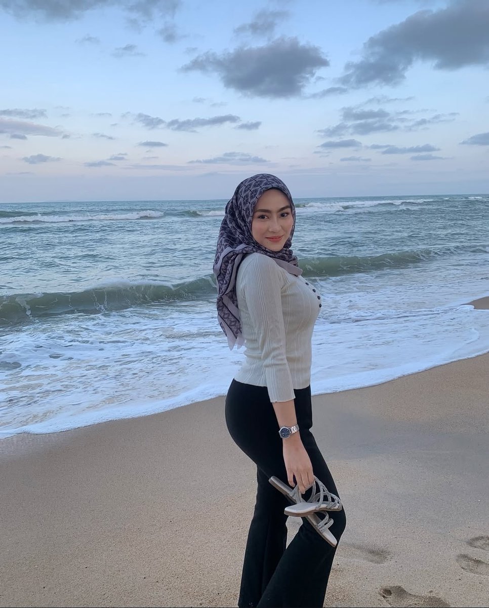 koleksi awek tudung² (@gurlhijab) on Twitter photo 