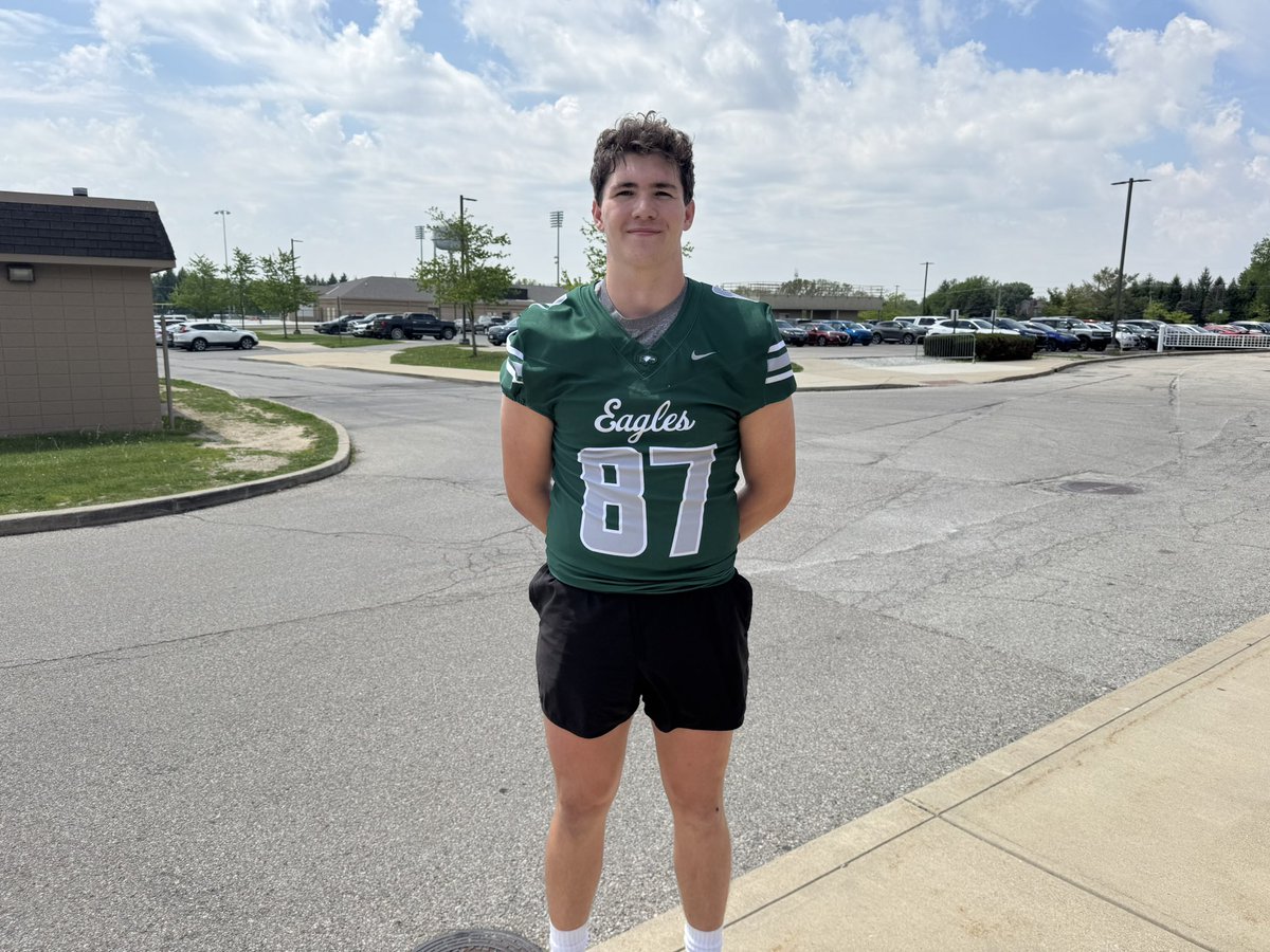 Zionsville (Ind.) High 2026 Isaac Tuffnell (6-3, 226) had 30 catches for 309 yards and a pair of touchdowns last fall. One of the tops at his position in the area.

hudl.com/profile/177233…