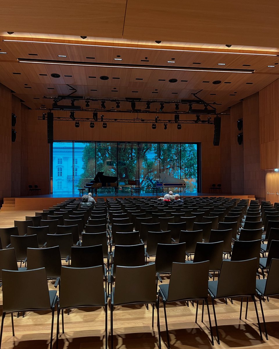 Gleich geht’s los: Wohltemperierte Klavier II. Teil, Hans Maier, Florian Birsak &amp; Michael Schöch, aus der letzten Reihe. Ich bin gespannt &amp; freu mich.