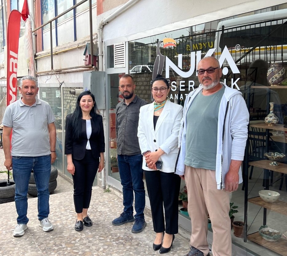 TÜGŞAV ÇANKIRI (@gaziler_ve) on Twitter photo Nuka Seramik Sanat Atölyesi'nin açılışına katıldık.
Hayırlı olsun dileklerimizi ilettik.
<a href="/GazilerVakfi/">TÜGŞAV</a> <a href="/lokman_aylar/">Gazi Lokman Aylar</a> <a href="/kasimpekacar/">Kasım PEKACAR</a> <a href="/firattasolar/">M. Fırat Taşolar</a> <a href="/ismailhakkiesen/">İsmail Hakkı Esen</a> <a href="/drpelinyilik/">Doç.Dr. Pelin Yılık</a> <a href="/akbasogluemin/">Av. M.Emin AKBAŞOĞLU 🇹🇷</a> <a href="/maarif_gazi/">m. arif</a> Nuka Seramik Sanat Atölyesi'nin açılışına katıldık.
Hayırlı olsun dileklerimizi ilettik.
<a href="/GazilerVakfi/">TÜGŞAV</a> <a href="/lokman_aylar/">Gazi Lokman Aylar</a> <a href="/kasimpekacar/">Kasım PEKACAR</a> <a href="/firattasolar/">M. Fırat Taşolar</a> <a href="/ismailhakkiesen/">İsmail Hakkı Esen</a> <a href="/drpelinyilik/">Doç.Dr. Pelin Yılık</a> <a href="/akbasogluemin/">Av. M.Emin AKBAŞOĞLU 🇹🇷</a> <a href="/maarif_gazi/">m. arif</a>
