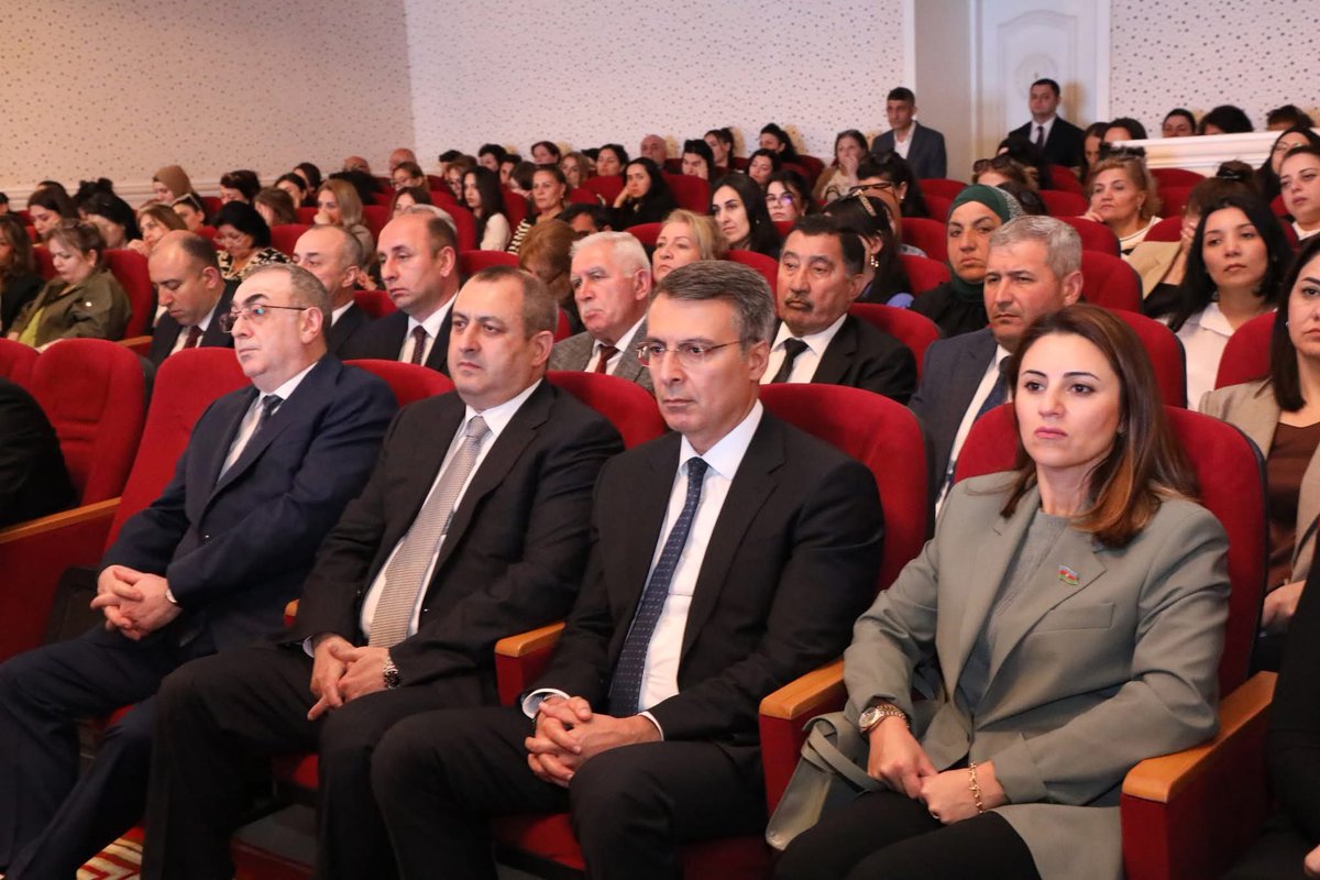 Suraxanı rayonunda müasir müstəqil Azərbaycan dövlətinin banisi, dahi lider Heydər Əliyevin anadan olmasının 102-ci ildönümü münasibətilə tədbir keçirilib.