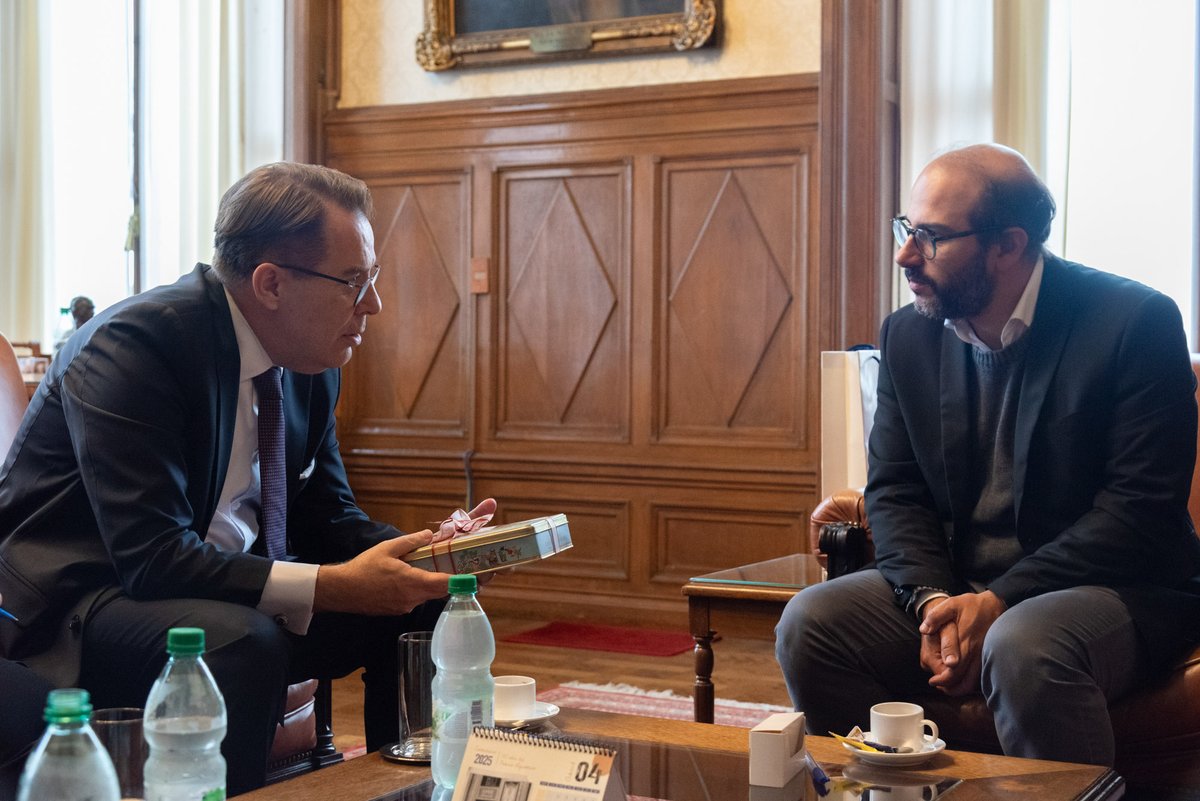 El presidente de la Cámara de Representantes, Sebastián Valdomir, recibió en su despacho al embajador de Turquía en Uruguay, Sr. Tunca Özçuhadar, acompañado de una delegación.