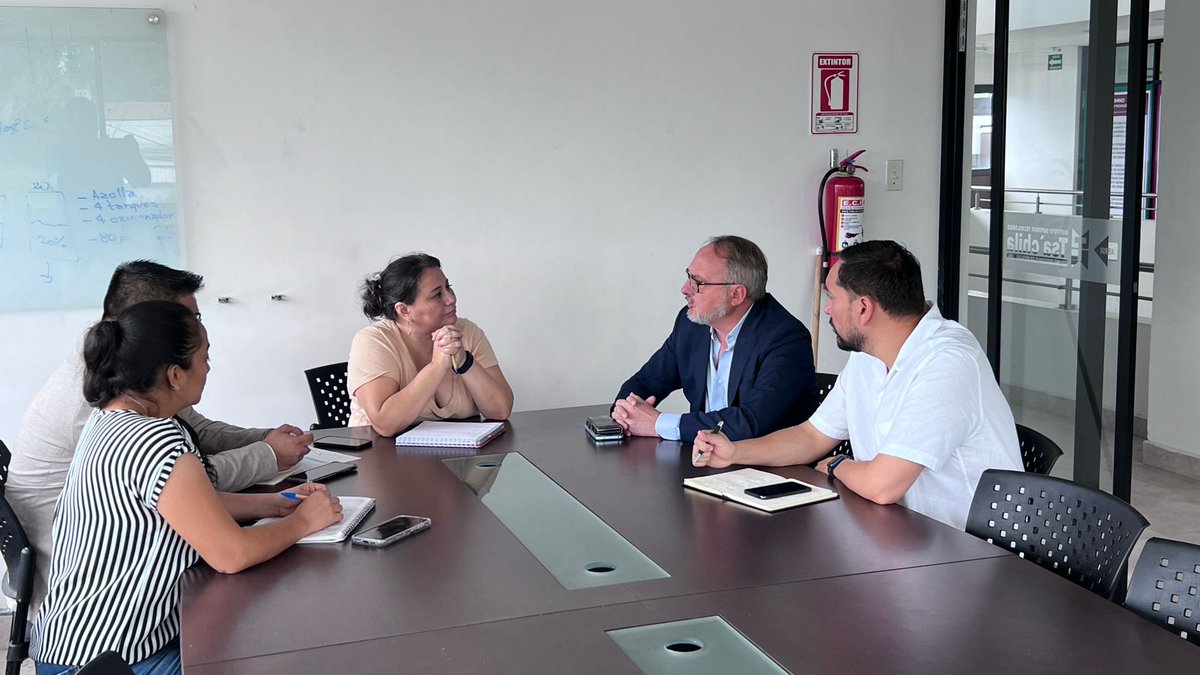 📍 | Santo Domingo de los Tsáchilas
¡Continuamos el recorrido por el Ecuador🇪🇨!

El PhD. Estuardo Cevallos Uve, rector del Instituto Superior Tecnológico Tsa'chila, <a href="/IST_TSA_CHILA/">IST TSA' CHILA</a>, recibió al Dr. <a href="/HerreraGomez66/">Manuel Herrera Gomez</a>, Director Académico de Relaciones Internacionales de