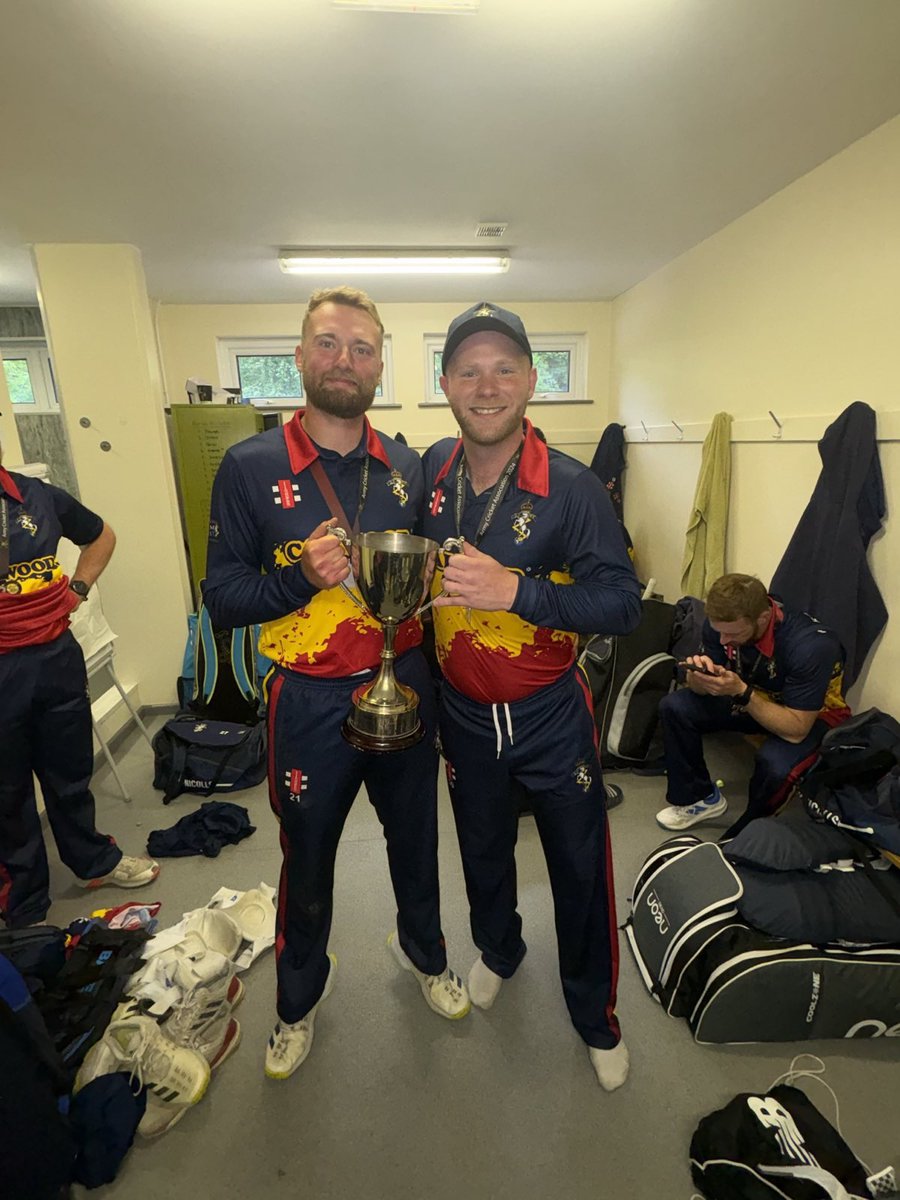 Fabulous Day yesterday as <a href="/Official_REME/">REME</a> Cricket Team won the Inter-Corps T20 trophy for the first time since 2012.

Cfn Slater smashed a final ball 6 to win the semi vs a strong RE XI then we ‘batted bravely and caught everything’ to win the final vs RLC by 18 runs.

🥳👏🇷🇴