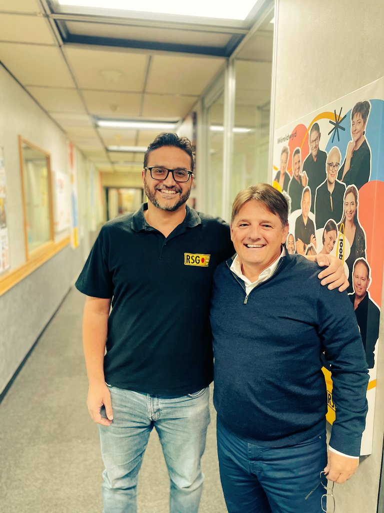 Willem Pelser (@willempelserrsg) on Twitter photo n Groot voordeel van my werk. Jy het die voorreg om hulde te bring aan jou helde #arnoldcoleske <a href="/AfrIsGroot/">Afrikaans is Groot</a> n Groot voordeel van my werk. Jy het die voorreg om hulde te bring aan jou helde #arnoldcoleske <a href="/AfrIsGroot/">Afrikaans is Groot</a>