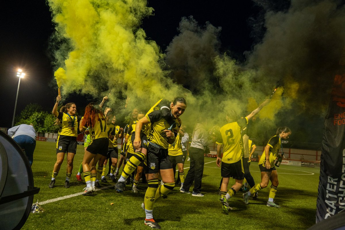 MancunianUnity's tweet image. 🏆FINALLY THE MANCHESTER COUNTY CUP IS OURS!
🐝Once again this group has made history for this tiny club, becoming the first ever Unity team to lift this prestigious trophy.
💛Once again our gratitude and love pours out to our fans! Without you none of this would be possible!