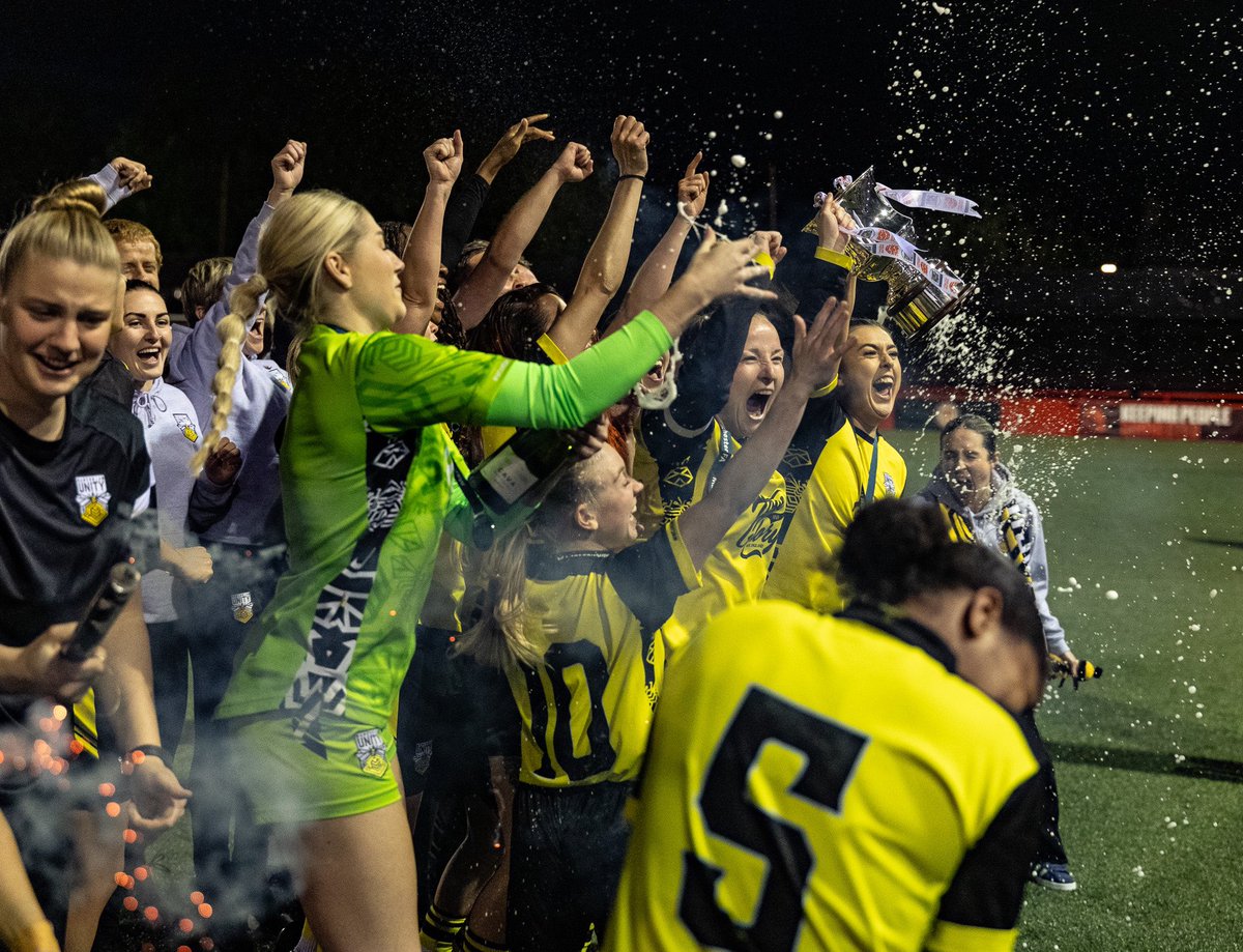 MancunianUnity's tweet image. 🏆FINALLY THE MANCHESTER COUNTY CUP IS OURS!
🐝Once again this group has made history for this tiny club, becoming the first ever Unity team to lift this prestigious trophy.
💛Once again our gratitude and love pours out to our fans! Without you none of this would be possible!