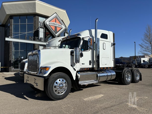 MarketBookCA's tweet image. Feel the power! 💪🚚

These 565 HP, 18 Speed manual transmission in stock, available now, and ready to roll! Locations across western Canada, shipping available.

📲 @DiamondIntTrux
View inventory HERE ➡️ ow.ly/GkNi50VOHLi

#trucking #CanadaTrucks #TruckLife