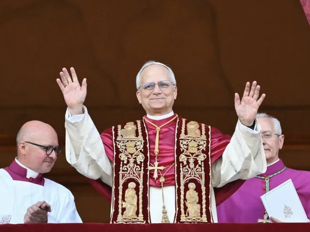 Félicitations au nouveau pape Léon XIV !

Il aura tant à faire, bien sûr en tant que chef de l’église catholique, mais aussi pour parler d’une voix forte dans un monde qui a perdu beaucoup de repères.

#HabemusPapam