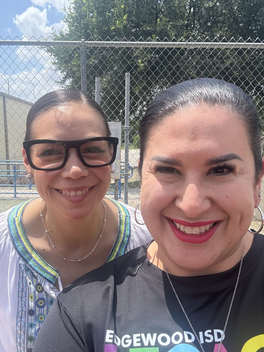 Marissa Cisneros-Perez (@marissaliteracy) on Twitter photo “Nothing Bundt the BEST Instructional Coaches” Don’t forget to thank your ICs during #TeacherAppreciationWeek We are all teachers first! <a href="/DrH_OnTheEdge/">Doctor.H 🇲🇽🇺🇸</a> <a href="/EISDofSA/">Edgewood ISD</a> <a href="/teri_silva/">Teresa Silva, Ph.D.</a> “Nothing Bundt the BEST Instructional Coaches” Don’t forget to thank your ICs during #TeacherAppreciationWeek We are all teachers first! <a href="/DrH_OnTheEdge/">Doctor.H 🇲🇽🇺🇸</a> <a href="/EISDofSA/">Edgewood ISD</a> <a href="/teri_silva/">Teresa Silva, Ph.D.</a>