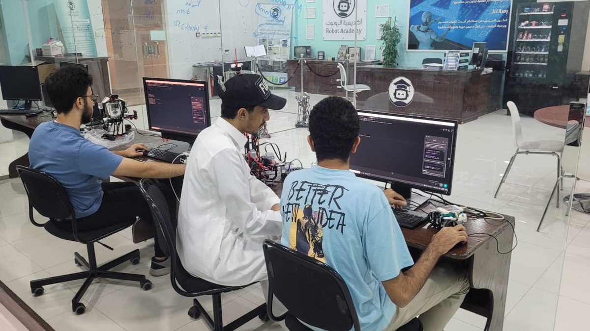 .
مركز الذكاء الاصطناعي للتدريب
    #أكاديمية_الروبوت
   يقيم دورة تدريبية في
 
أساسيات بناء وبرمجة الروبوت

      بالتعاون مع
   مهارات المستقبل
وزارة الاتصالات وتقنية المعلومات

للطلاب والطالبات المرشحين من
#جامعة_الإمام_عبدالرحمن_بن_فيصل
جامعة الملك فهد للبترول والمعادن #KFUPM