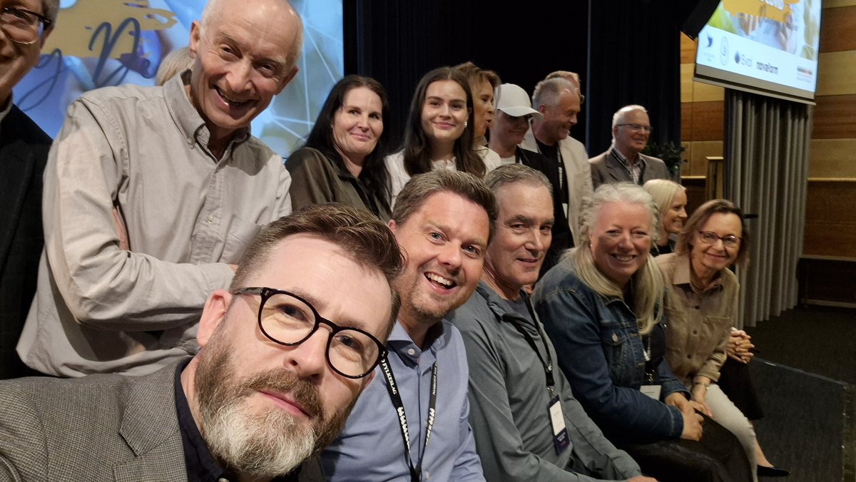 Carmen Scheibenbogen (@c_scheibenbogen) on Twitter photo ME/CFS and Long Covid - Digging Deeper - in Norwegen, sehr guter Austausch mit Brian Hughes, Oystein Fluge, Kristian Sommerfelt, <a href="/kjtronstad/">Karl Johan Tronstad</a>, <a href="/RobWust/">Rob Wüst</a>, David Systrom, <a href="/PutrinoLab/">Putrino Lab</a>.
Am Montag geht es weiter auf der International MECFS conference in Berlin mit Livestream. ME/CFS and Long Covid - Digging Deeper - in Norwegen, sehr guter Austausch mit Brian Hughes, Oystein Fluge, Kristian Sommerfelt, <a href="/kjtronstad/">Karl Johan Tronstad</a>, <a href="/RobWust/">Rob Wüst</a>, David Systrom, <a href="/PutrinoLab/">Putrino Lab</a>.
Am Montag geht es weiter auf der International MECFS conference in Berlin mit Livestream.