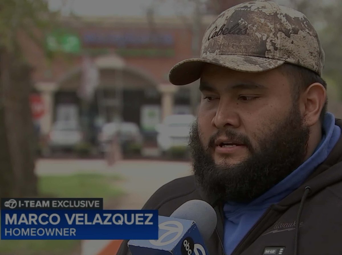 barstoolsports's tweet image. When You Think You&apos;re Having A Bad Day, Remind Yourself It Could Always Be Worse. You Could Be This Poor Chicago Resident Who Had Squatters Move Into His House, Refuse To Leave And The City Won&apos;t Remove, So They Are Now Forced To Live With Them buff.ly/gdSLwf9