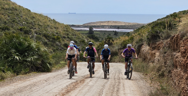 La #RegióndeMurcia avanza para posicionarse como destino líder de cicloturismo ante el mercado escandinavo.

Agentes de cicloturismo de los países nórdicos visitan los recursos regionales acompañados por el nuevo embajador turístico de la Región, Alejandro Valverde.

Noticia:
