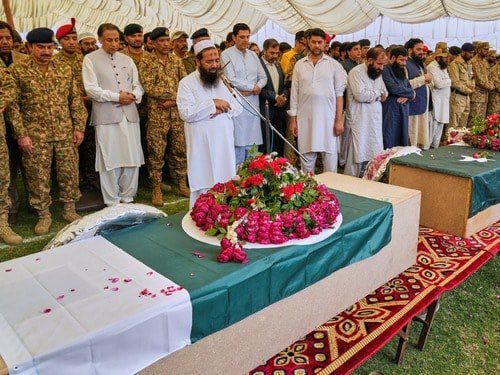 ParimalMourya's tweet photo. Dear west and @IMFNews You can't pledge to fight terrorism and fund the Pakistani terror factory at the same time.
#PakistanlsATerrorState #StopFundingTerrorism https://t.co/ExoL3Xv62C