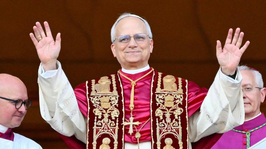 🕊️ ¡Habemus papam!: León XIV, el primer papa estadounidense con alma latinoamericana 

La elección de Robert Francis Prevost como papa León XIV es un hito en la historia de la Iglesia Católica. Nacido en Chicago, pero con más de 30 años de vida pastoral en Perú, representa la
