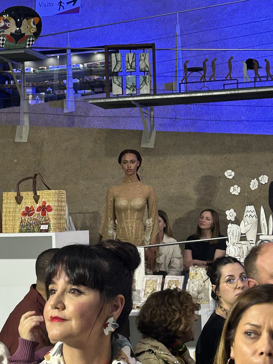 Hoy asistimos en representación del <a href="/GPSMurcia/">PSOE Asamblea Regional de Murcia</a> a una pasarela de moda en el Centro Regional de Artesanía. Amamos la Artesanía y cada disciplina artística que se desprende de nuestra Cultura.