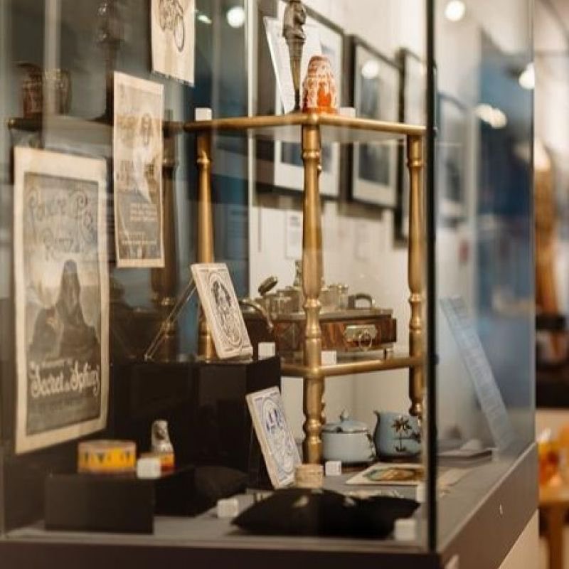 EgyptomaniaMuse's tweet image. There are only two days left to see “Resurrecting Ancient Egypt: A Monumental Yorkshire Journey” at the Champney Treasure House, Beverley
It is curated by our consultant Prof Joann Fletcher and includes some objects from our own Egyptomania collection
Ends Sat 10th May