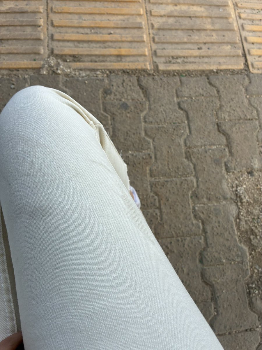 Bir okul önceci okulda beyaz pantolon giyerse… 🥲