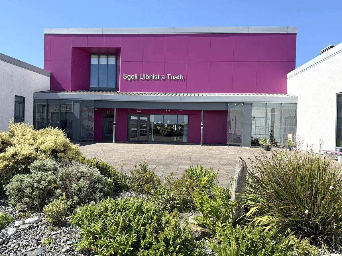 Donald Macleod (@macleoddonald) on Twitter photo Barrachd còmhraidh sàr-mhath le luchd-teagaisg agus sgoilearan, an turas seo aig Sgoil Uibhist a Tuath.
More excellent discussions with staff and pupils, this time when visiting Sgoil Uibhist a Tuath this afternoon. Thanks to <a href="/cne_siar/">Comhairle nan Eilean</a> Cllr Hocine for joining me for this visit. Barrachd còmhraidh sàr-mhath le luchd-teagaisg agus sgoilearan, an turas seo aig Sgoil Uibhist a Tuath.
More excellent discussions with staff and pupils, this time when visiting Sgoil Uibhist a Tuath this afternoon. Thanks to <a href="/cne_siar/">Comhairle nan Eilean</a> Cllr Hocine for joining me for this visit.