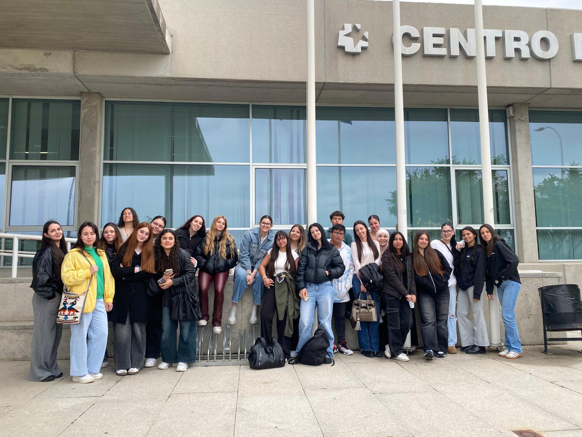 Nuestro alumnado de Anatomía Patológica ha visitado el Centro de Transfusión de la Comunidad de Madrid. Ha recibido una charla explicando los distintos tipos de donación y la importancia de cada una de ellas. Además, nos han enseñado y explicado todas las instalaciones.