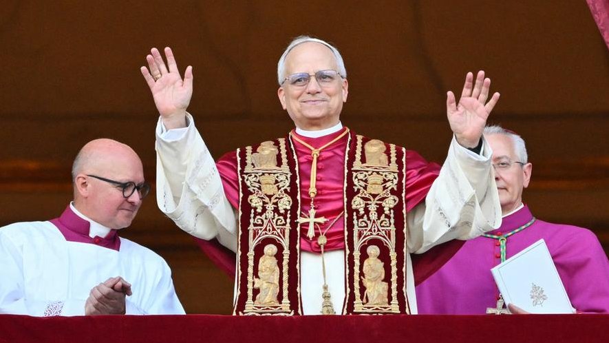 Desejamos ao Papa Leão XIV uma jornada guiada por sabedoria, paz e serenidade à frente da Igreja. Com fé, esperamos que o legado de Francisco siga firme em sua condução.

Deus o abençoe.