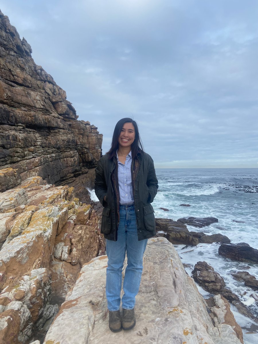 We are proud to feature Magdalene Isabel Marie Smith, who's graduating on May 14 with her Ph.D. in Earth Sciences! Her research on mercury and climate change is incredible. We can't wait to see what she does next! 🎓✨ #PhDHooding #USCDornsife Read more: dornsife.usc.edu/phd-academy/gr…