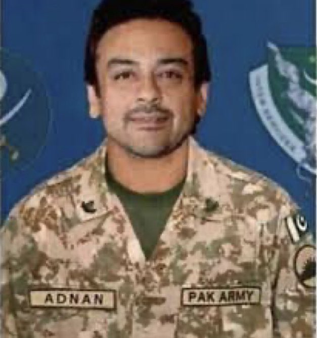 KazmiWajahat's tweet photo. Pakistani pilot caught by India 🫣 https://t.co/BUngQGxAns