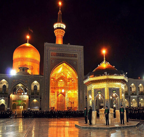 ای آفتاب هشتم!
هر شب، چراغ دل ما از تو روشن است
تو را با اشک می‌خوانیم، با امید می‌سپاریم
"تو ضامن آهویی و ما آهوان دل‌باخته..."
#ایران_امام_رضا 
#قلب_هشتم