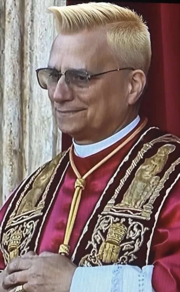 scPutin's tweet image. Che auguri di Zar giunge a primo Papa no di savana LeUone XIV.
#conclave #Pape