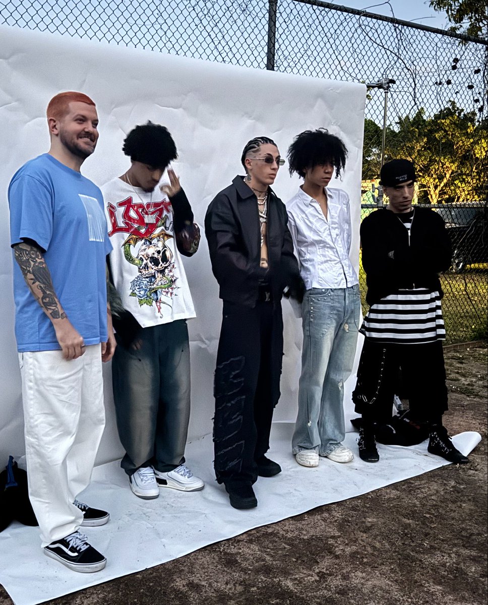 Bendito out at midnight:) presave: sorrymylove.ffm.to/bendito