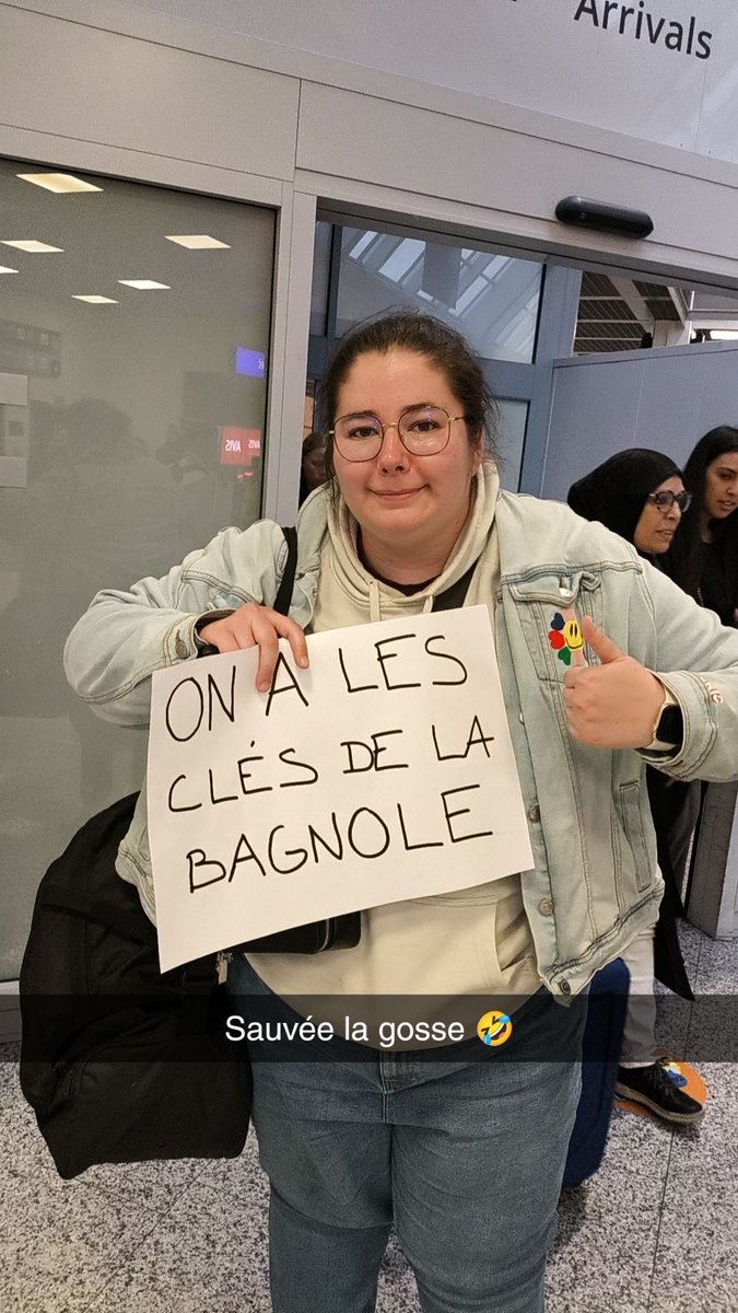 japandbz's tweet photo. Merci Flo et raph 😭😭😭😭 https://t.co/gOJfZhRpiT