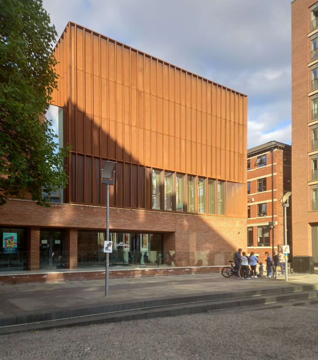 The Halle, Manchester